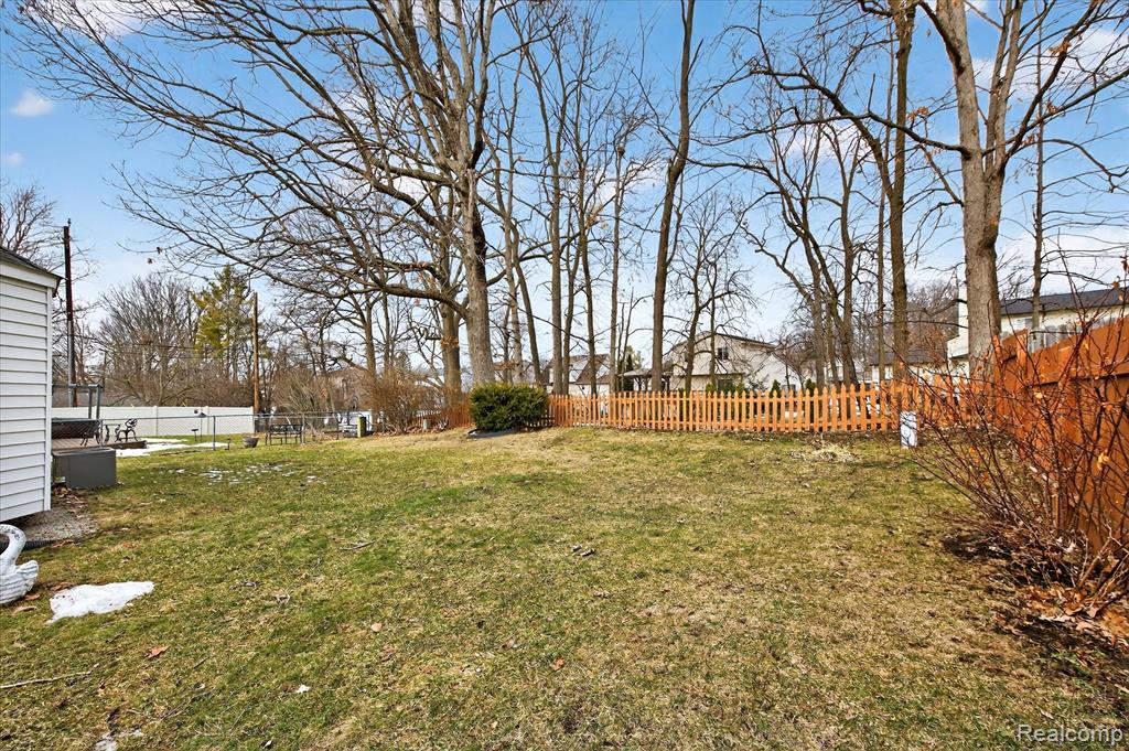 751 Norchester Street, South Lyon, MI 48178 — Photo 22
