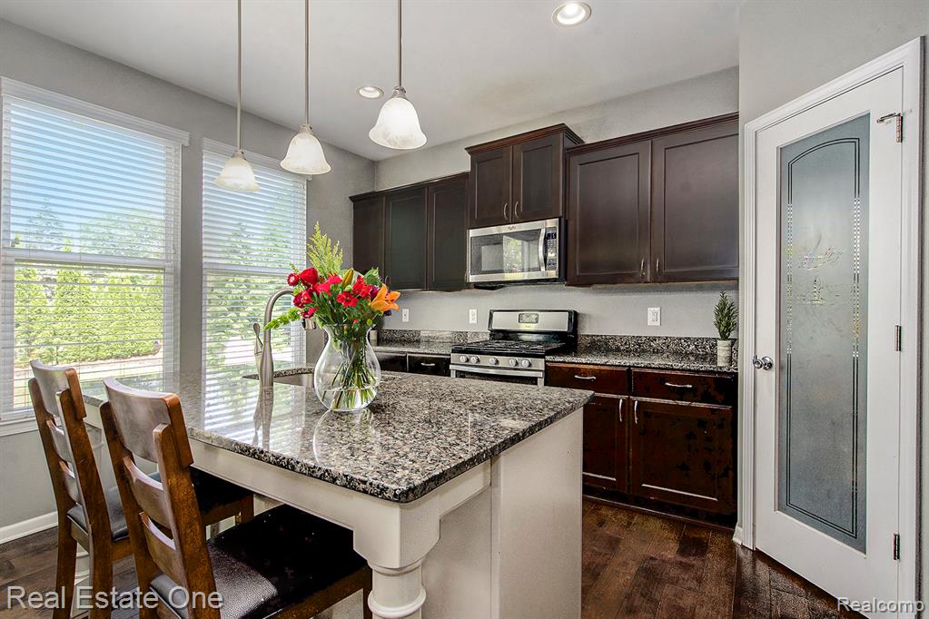 Photo for 7941 Chestnut Drive, Westland, MI - Listing #20251008464 7941 Chestnut Drive, Westland, MI