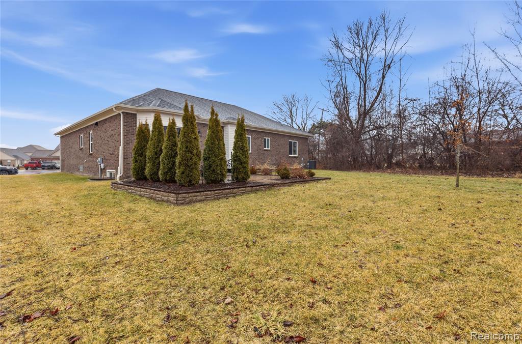 38557 Mountain Ash Court, Clinton Twp, MI 48036 — Photo 35