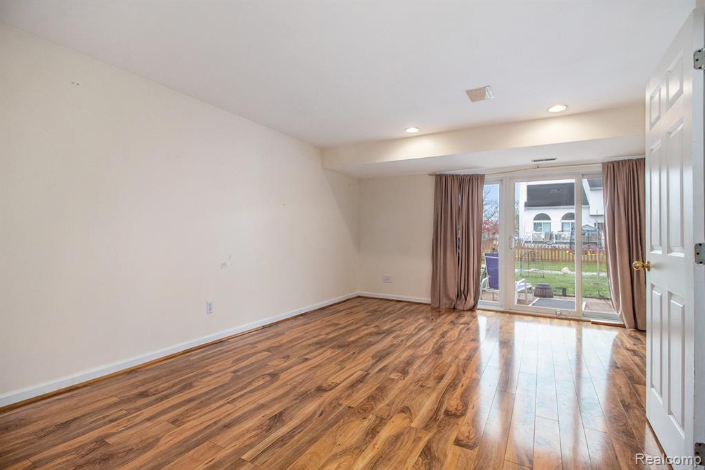 7232 Cypress Pointe Drive, Ypsilanti, MI 48197 — Photo 17