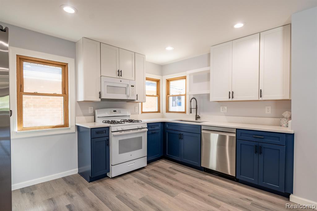 2615 WOODLAND COVE Drive, Brighton, MI 48114 — Photo 6