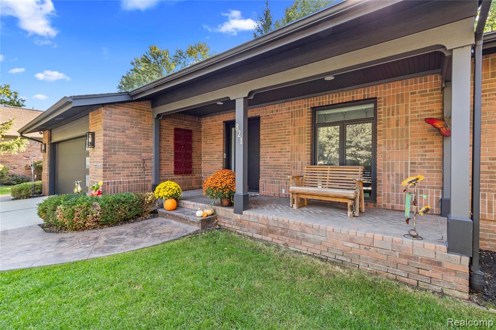 821 River Bend Drive, Rochester Hills, MI 48307 — Photo 45