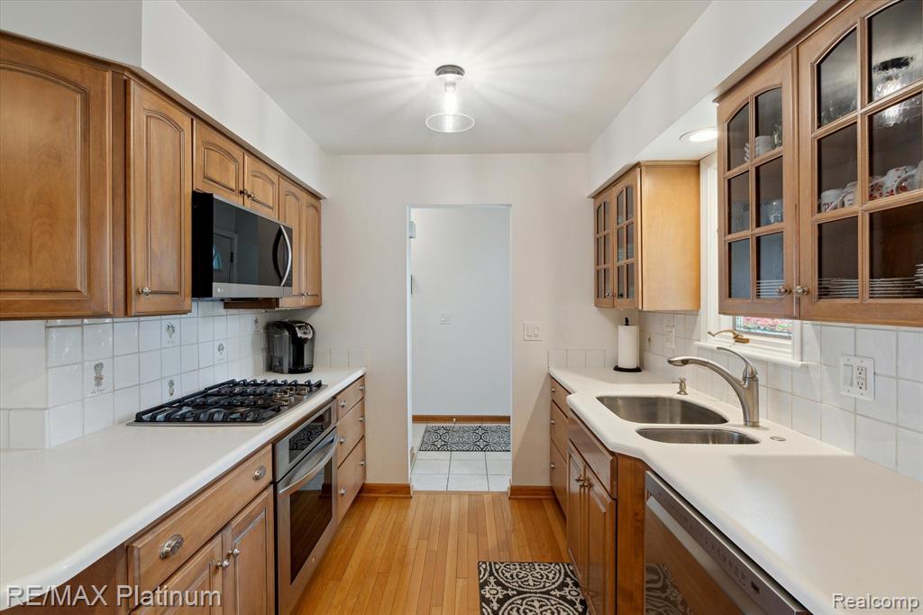 24458 BASHIAN Drive, Novi, MI — Photo 17