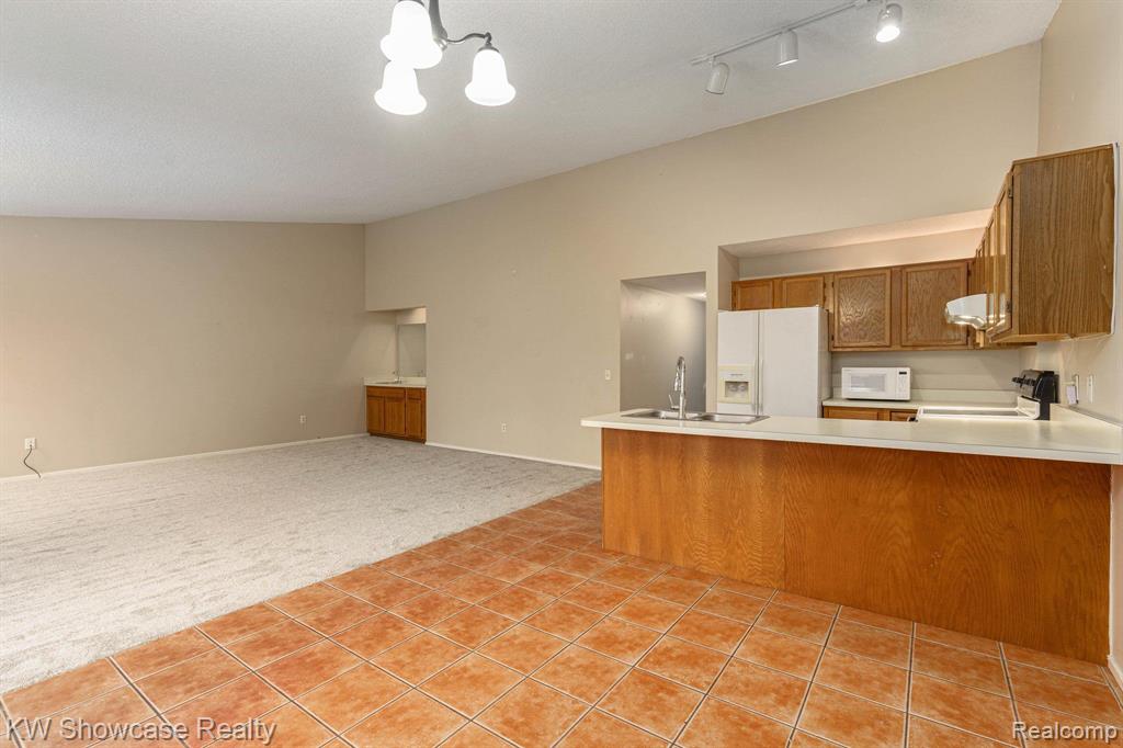 4980 OAK HILL Drive, 66, Waterford, MI 48329 — Photo 24