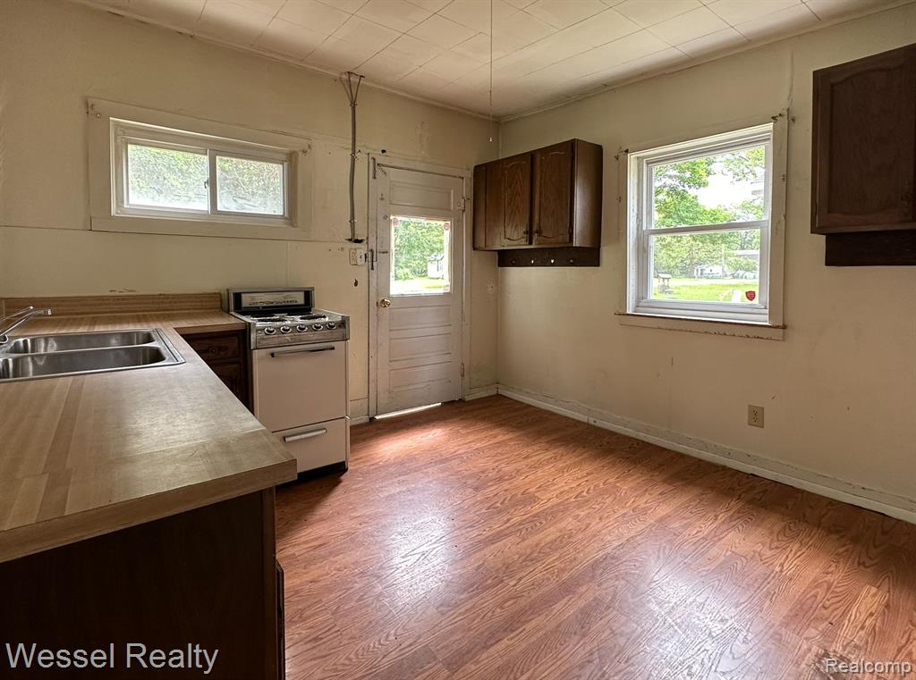 107 N LESTER Street, Capac, MI 48014 — Photo 7