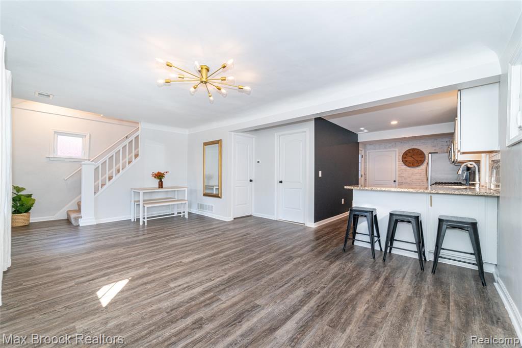 74 W Elza Avenue, Hazel Park, MI 48030 — Photo 5