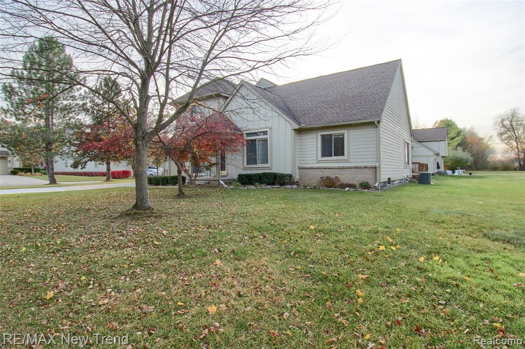 2759 Maple Forest Drive, Wixom, MI 48393 — Photo 3