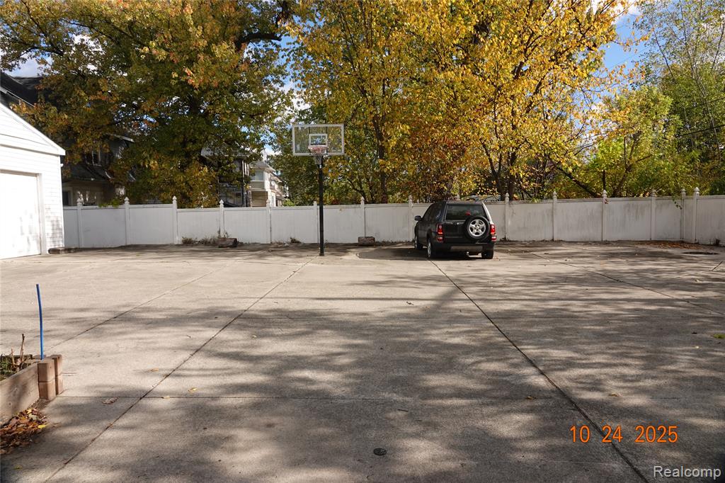 194 Farrand Park, Highland Park, MI 48203 — Photo 17