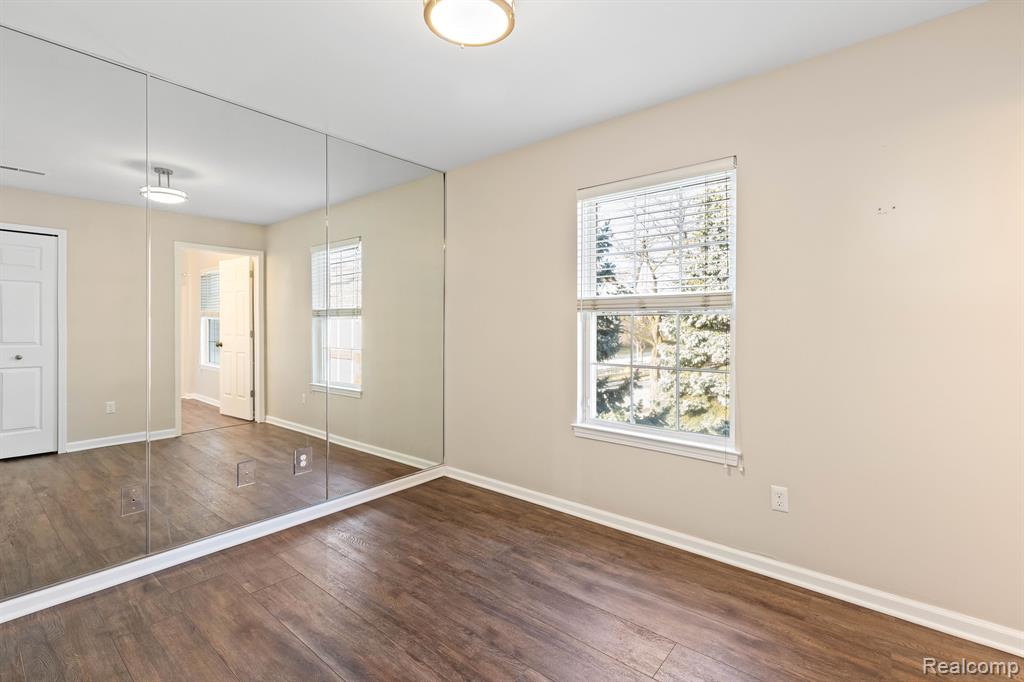 890 Lothrop Road, Detroit, MI 48202 — Photo 12