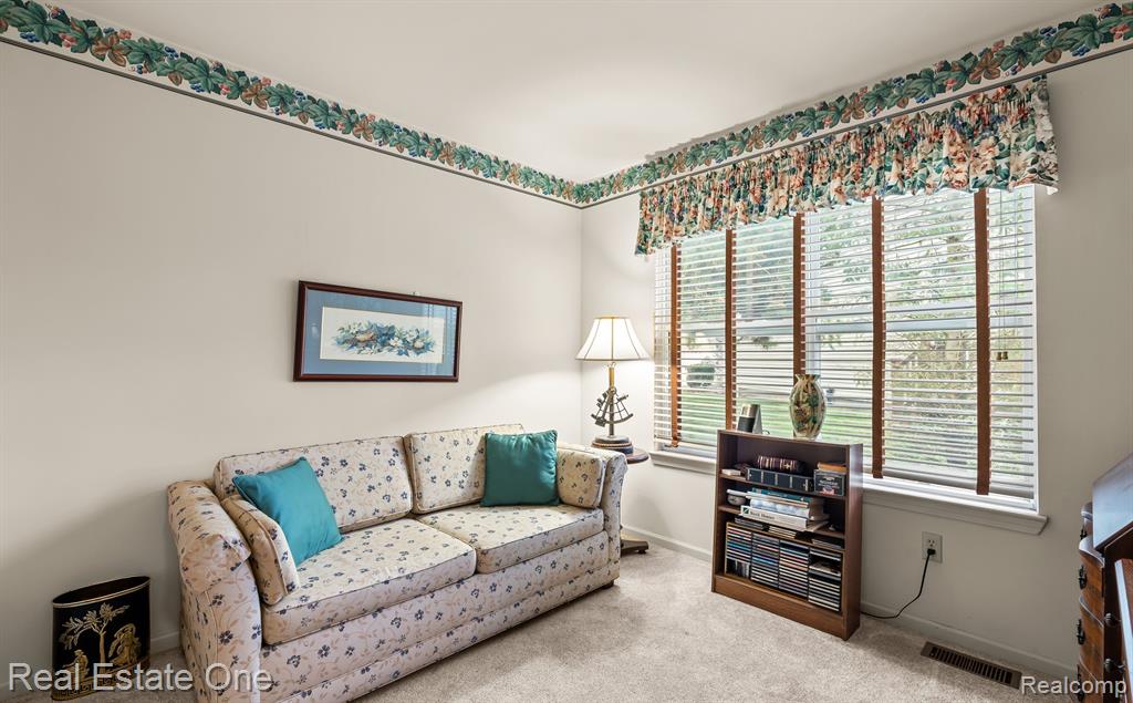 907 CALPERNIA, 29, Wixom, MI 48393 — Photo 15