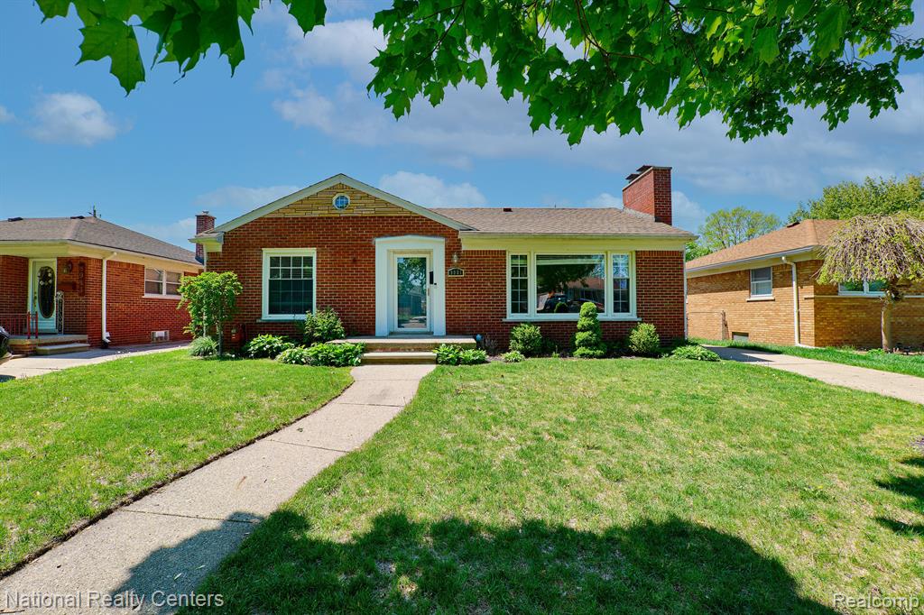 9001 San Jose, Redford, MI 48239 — front exterior