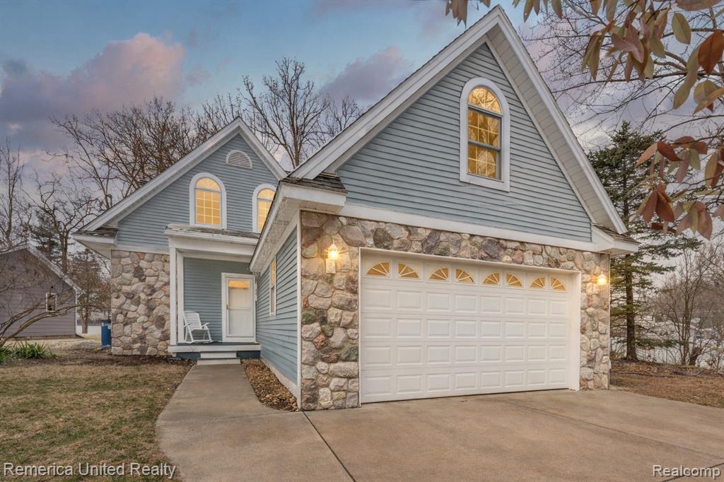 4002 Harbor Place Drive, Saint Clair Shores, MI, 48080