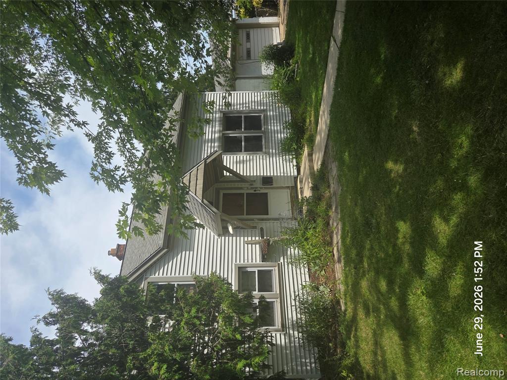 22629 Downing Street, Saint Clair Shores, MI 48080
