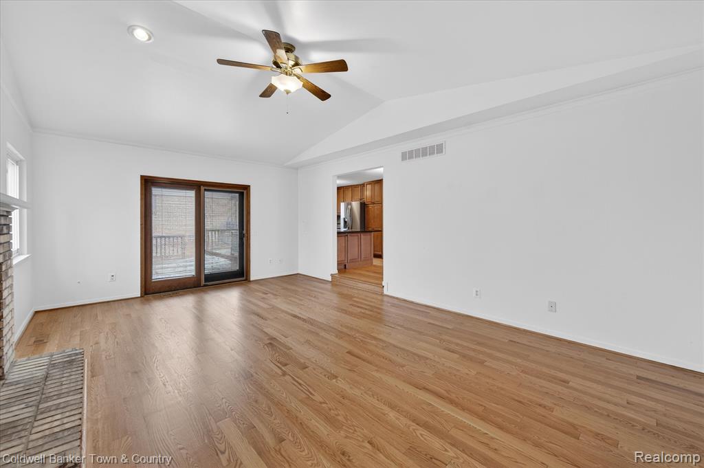 8895 Knolson Avenue, Livonia, MI 48150 — Photo 20