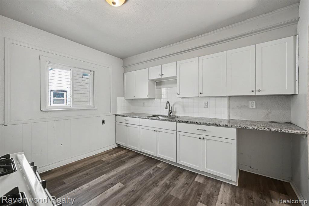 7528 Hudson Avenue, Warren, MI 48091 — Photo 10