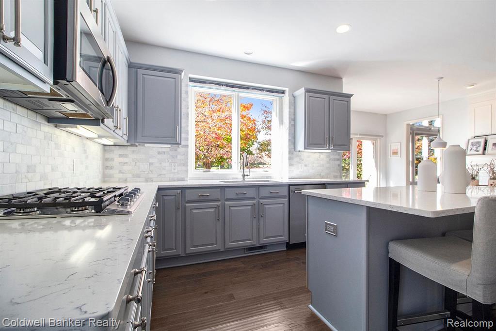 17301 OAK HILL Drive, Northville, MI 48168 — Photo 16