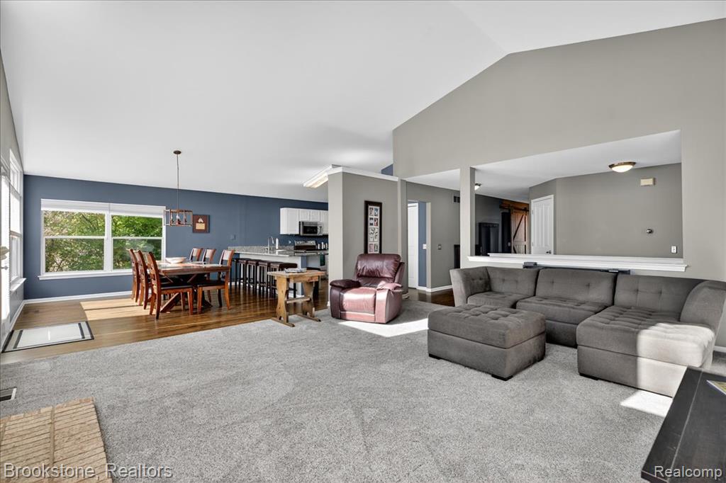 4954 Spring Meadow Dr, Clarkston, MI 48348 — Photo 10