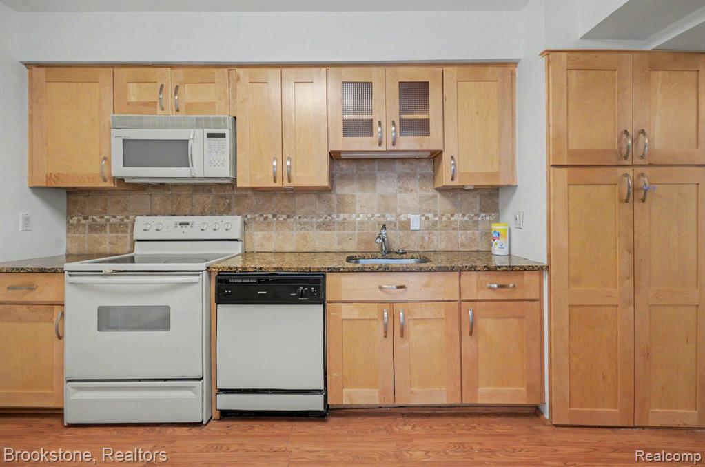 7440 Azalea Court, West Bloomfield, MI — Photo 13