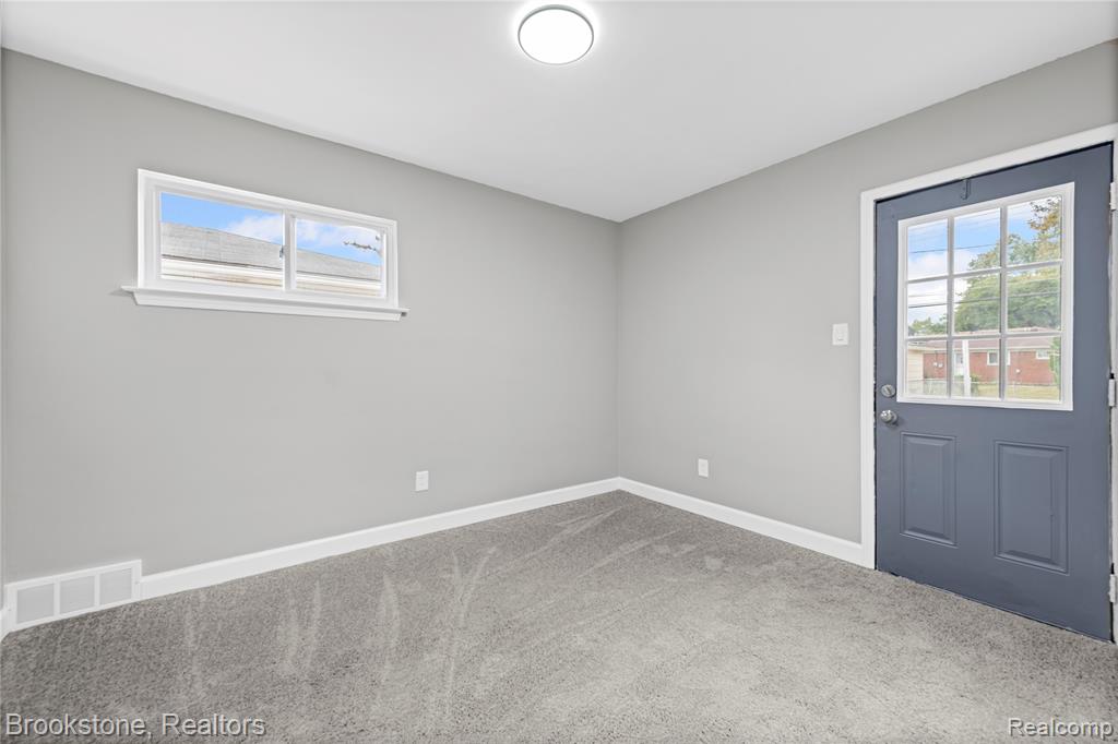 9025 Appleton, Redford, MI 48239 — Photo 14