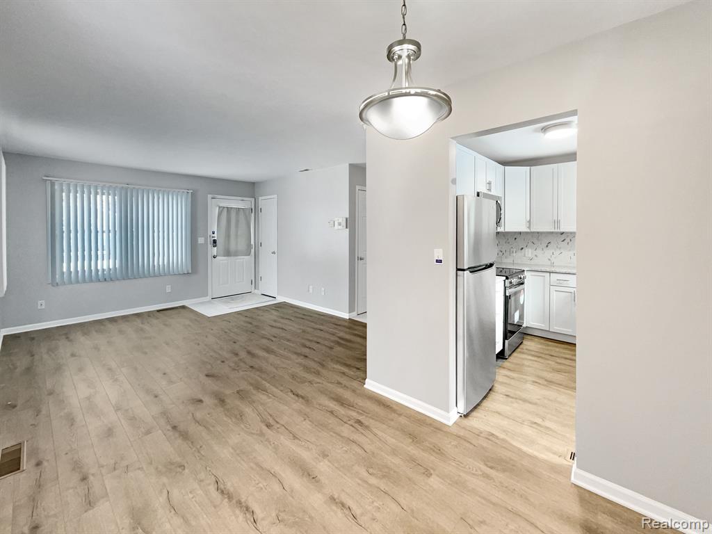 3674 OAKWOOD Street, Ann Arbor, MI 48104 — Photo 13