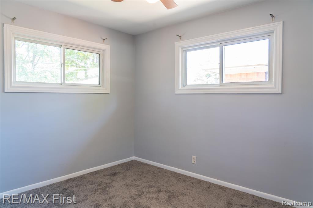 7257 State Park, Center Line, MI 48015 — Photo 21