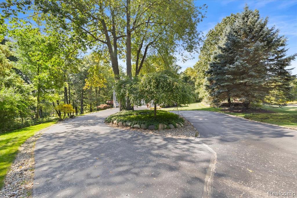 860 Galahad Drive, Ortonville, MI 48462 — Photo 49