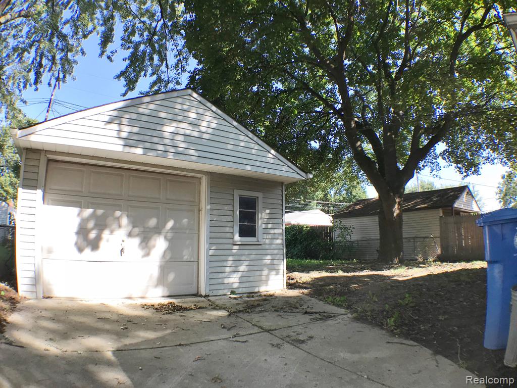 4679 MCKINLEY Street, Dearborn Heights, MI 48125 — Photo 19