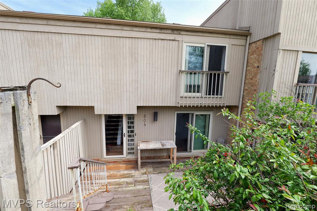 804 S Oak Brook Ridge Drive, 149, Rochester Hills, MI 48307 — Photo 2