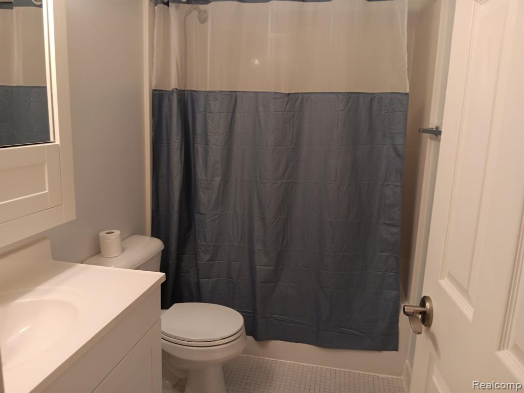 724 OCEOLA Street, Howell, MI 48843 — Photo 7