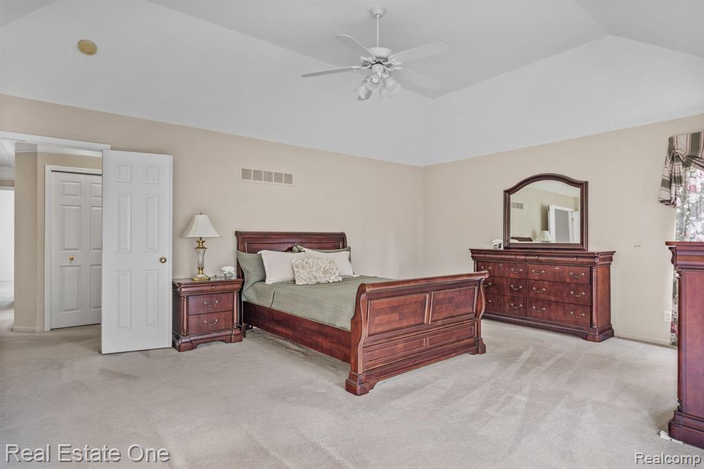 4458 HYCLIFFE Drive, Troy, MI 48098 — Photo 25
