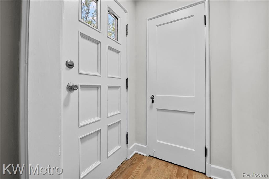 14554 Woodmont Avenue - Photo 3