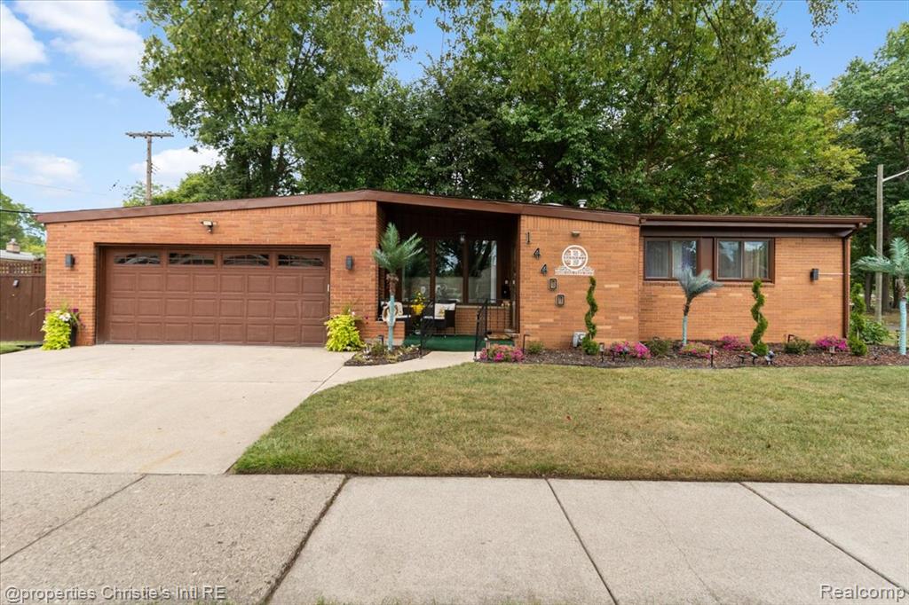 14400 Oak Park Boulevard, Oak Park, MI 48237