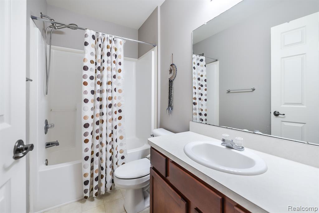 2578 SIGNATURE Circle, Pinckney, MI 48169 — Photo 31