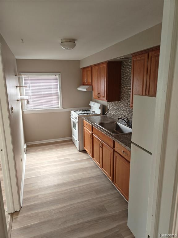 8030 Central, Center Line, MI 48015 — Photo 4