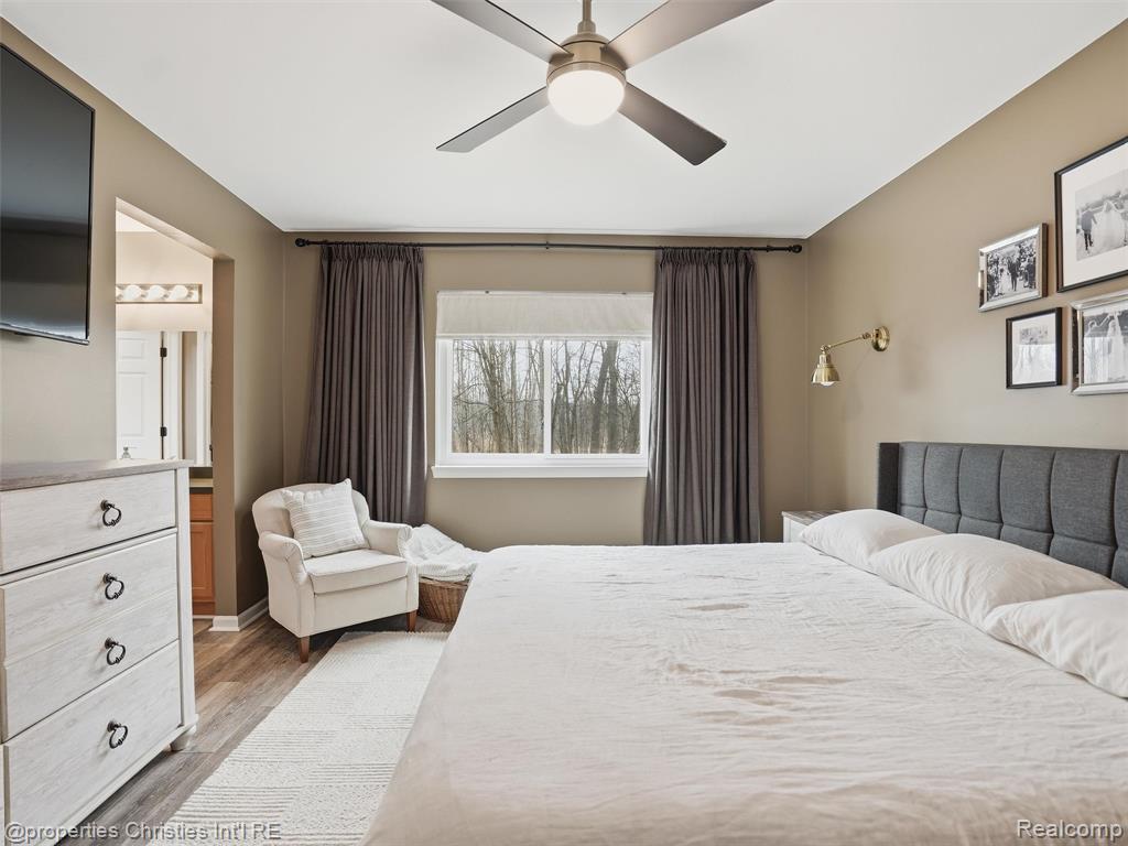 517 Cove View Drive, Waterford, MI 48327 — Photo 18