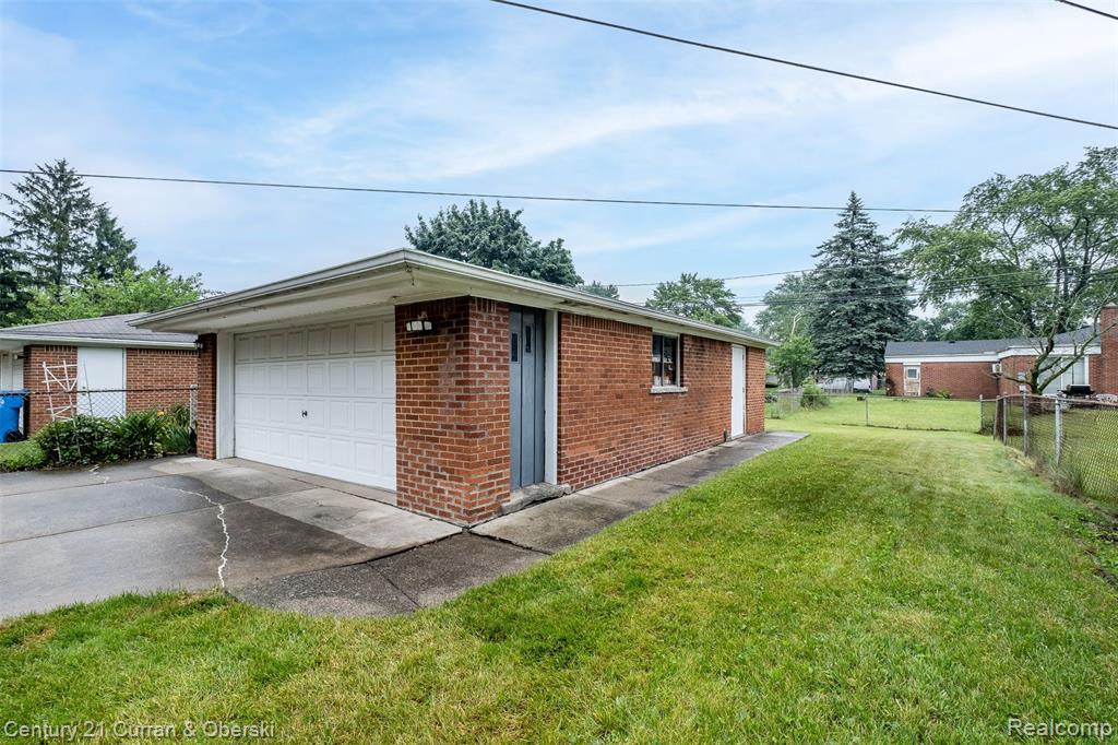 6216 Kinmore Street, Dearborn Heights, MI 48127 — Photo 35