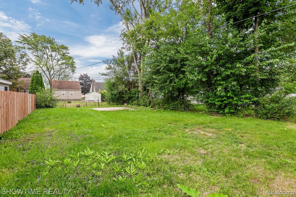 629 LEBLANC Street, Lincoln Park, MI 48146 — Photo 23