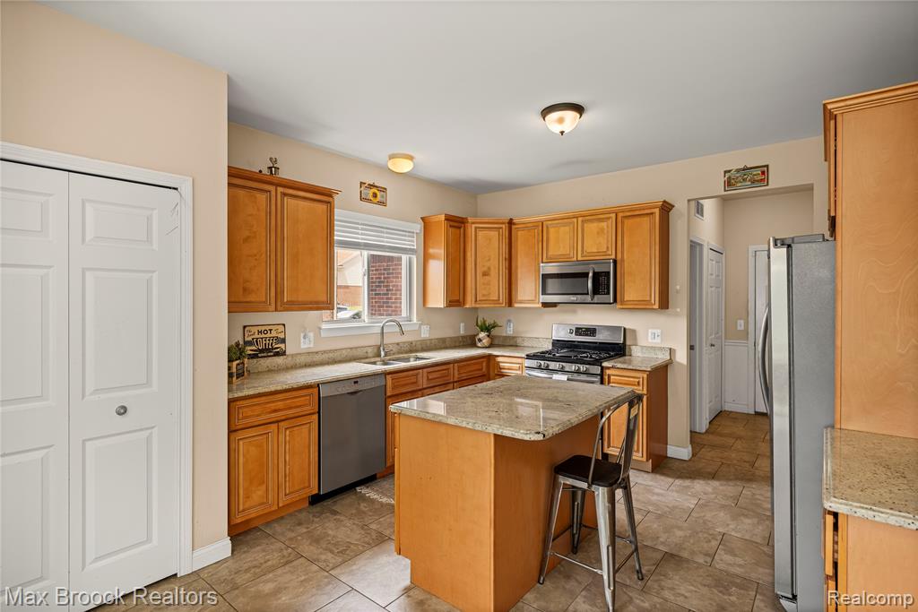 5142 Trailwood Lane, Warren, MI 48092 — Photo 9
