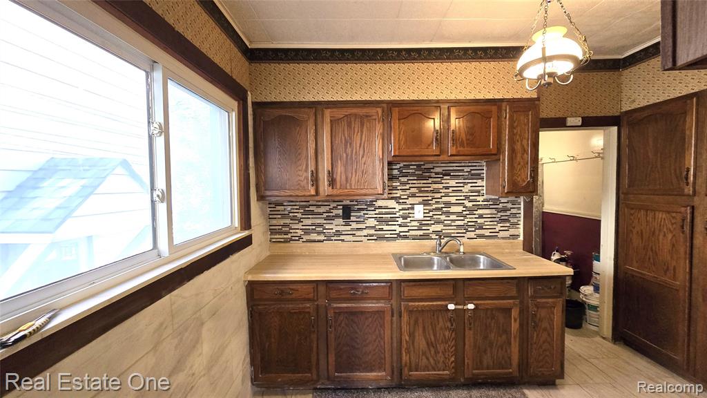 126 E Leroy Street E, River Rouge, MI 48218 — Photo 6