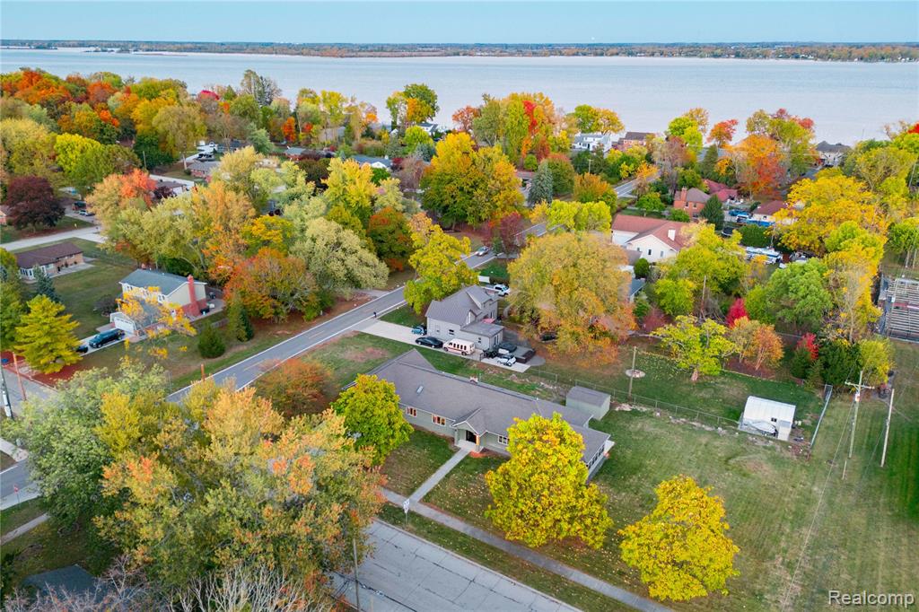 21527 Parke Lane, Grosse Ile, MI 48138 — Photo 40