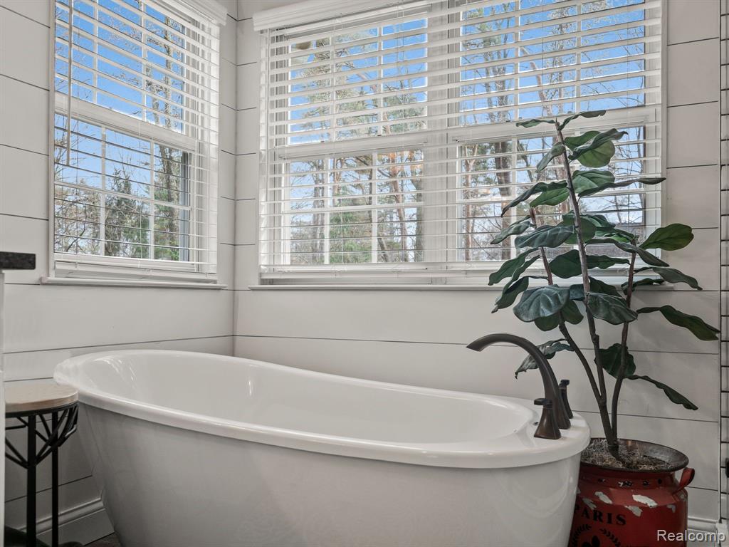 6037 Pine Needle Court, Clarkston, MI — Photo 20