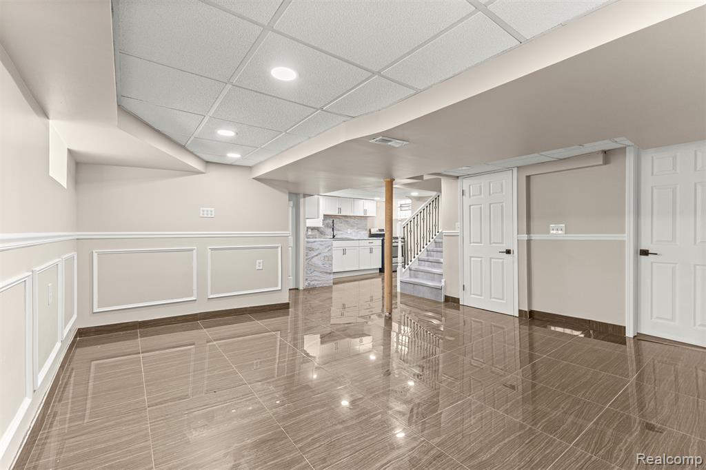 6842 Jonathon Street, Dearborn, MI 48126 — Photo 35