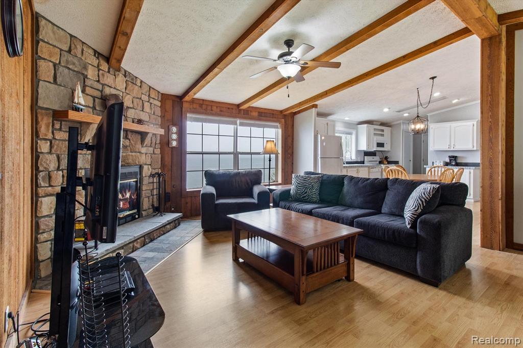 1515 LAKESIDE Drive, Harbor Beach, MI 48441 — Photo 9
