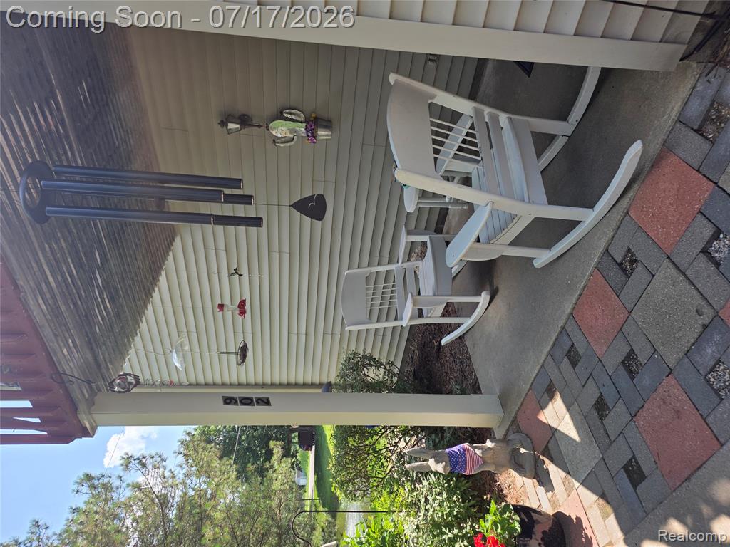 902 Saybrook Drive, Waterford, MI 48327 — Photo 14