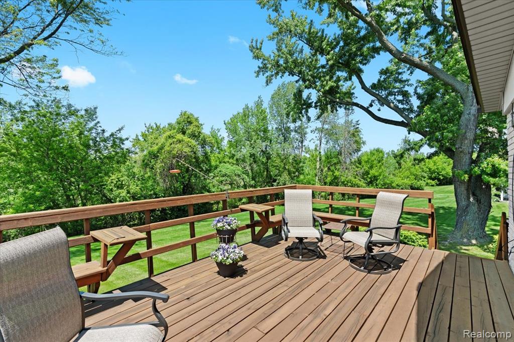 8876 Sandy Crest Drive, White Lake, MI — Photo 35