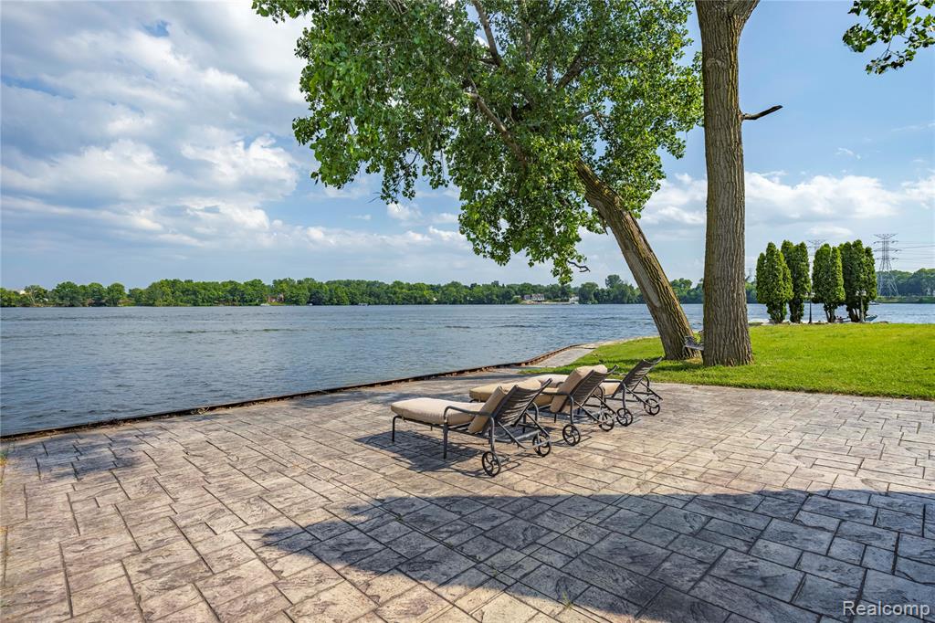 42195 Kouza Court, Belleville, MI 48111 — Photo 2
