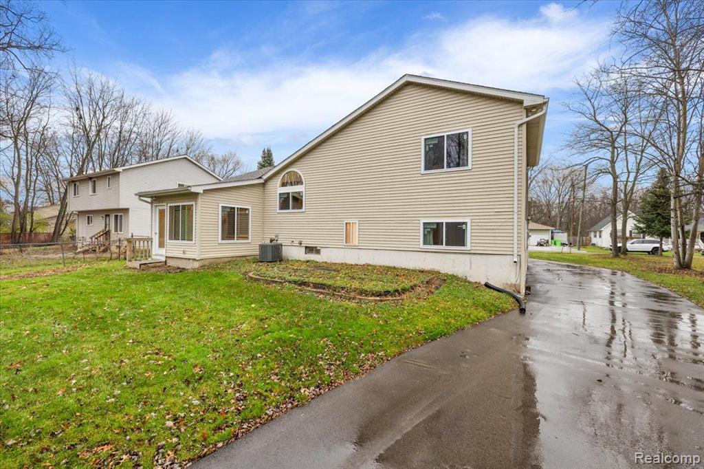 7139 Redmond Street, Waterford, MI 48327 — Photo 6