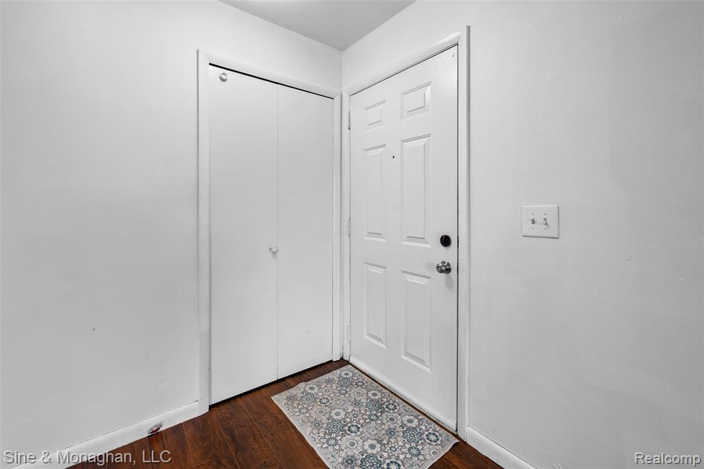8641 Crabapple Lane, Warren, MI 48093 — Photo 2