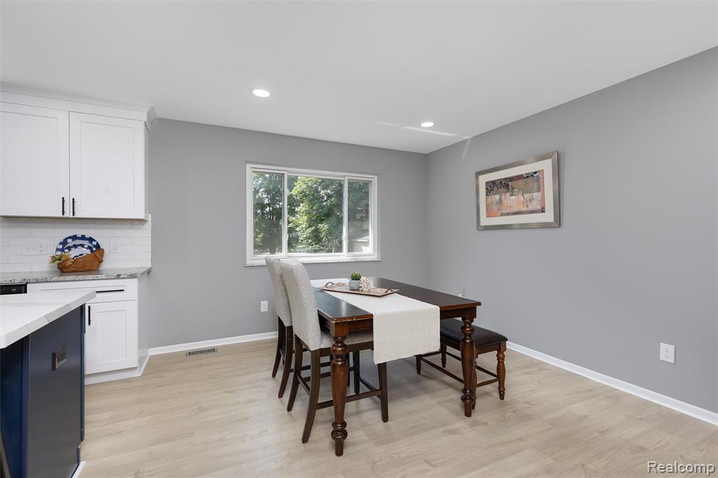 9844 Klais Court, Clarkston, MI 48348 — Photo 18