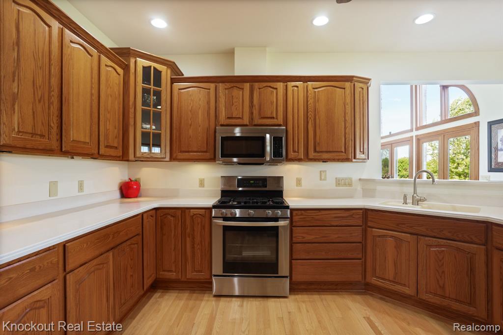 10205 Bradley Road, Frankenmuth, MI 48734 — Photo 11